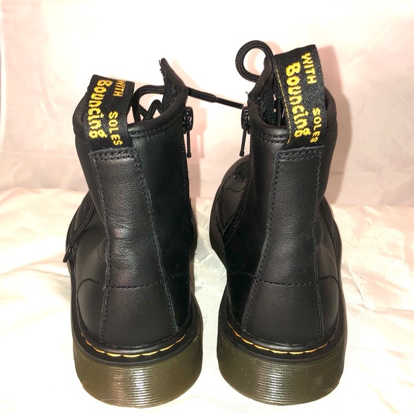 Dr. Martens kid’s black boots sz 3 - Picture 4 of 9